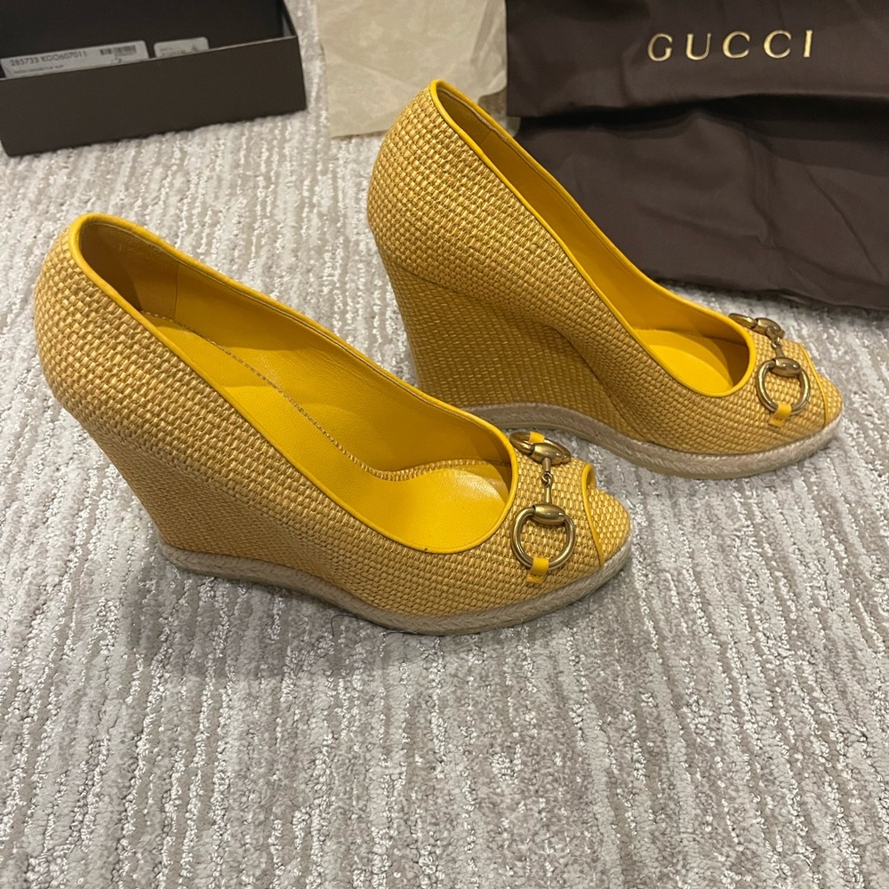 Gucci yellow raffia wedges